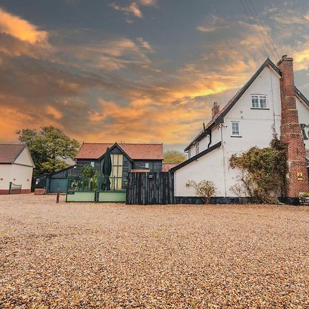 The Auberge Hotel Yaxley  Exterior foto